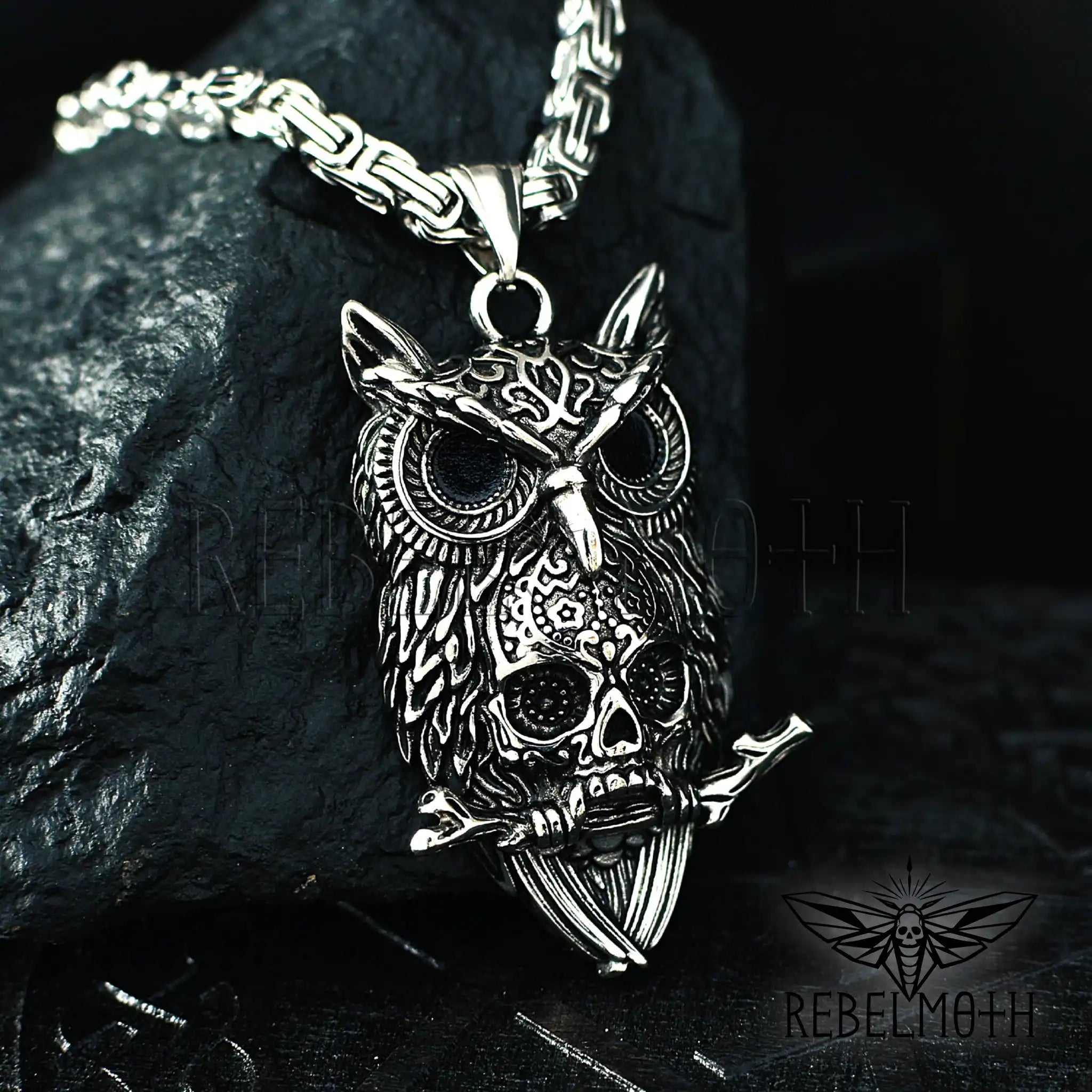 Gothic owl skull necklace in stainless steel with black eyes
